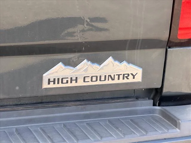 Used 2019 Graphite Metallic Chevrolet High Country image 10