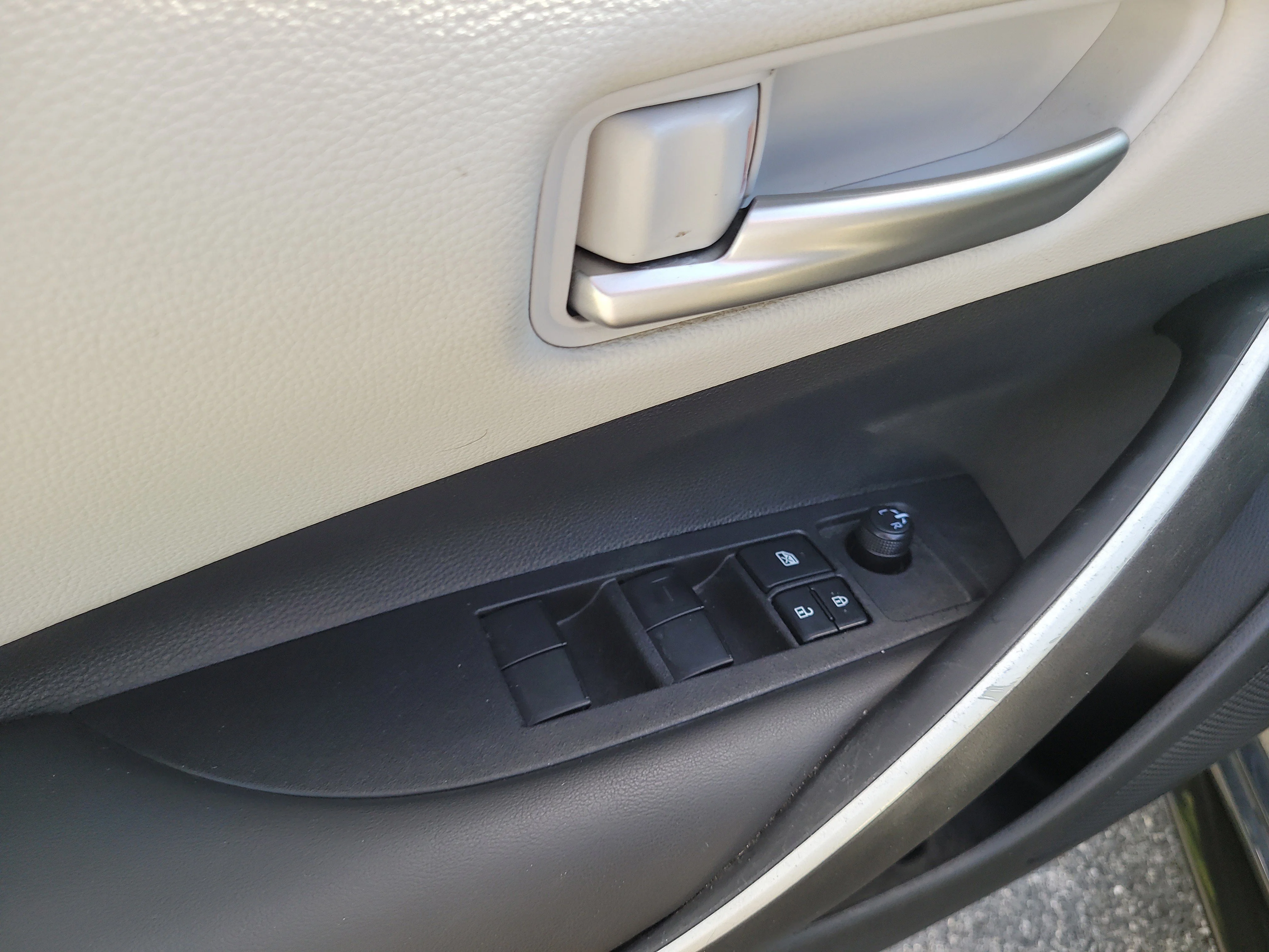 Certified Used 2025  Toyota FX image 16