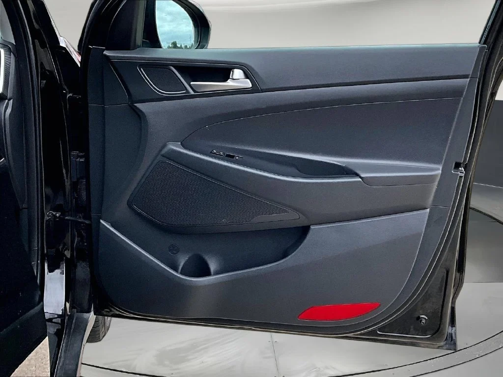 Used 2019 Black Hyundai Value image 32