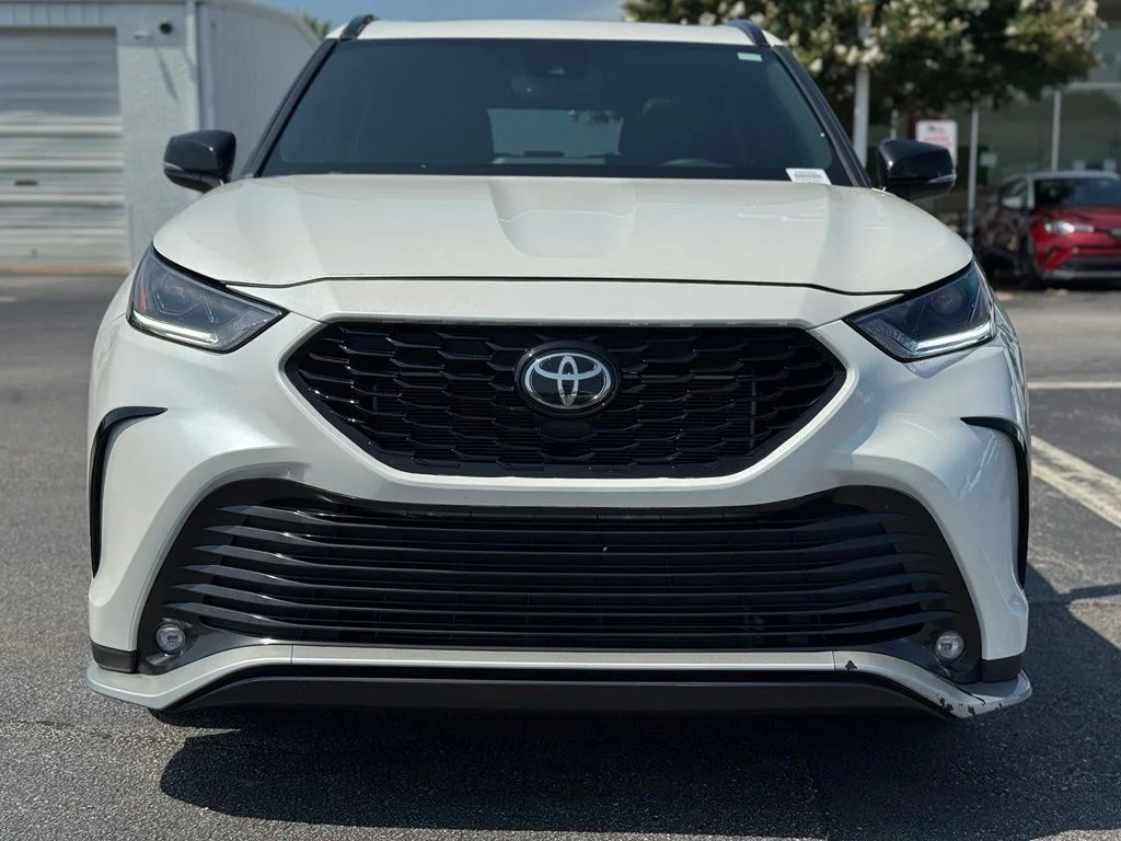 Used 2021 White Toyota XSE image 4