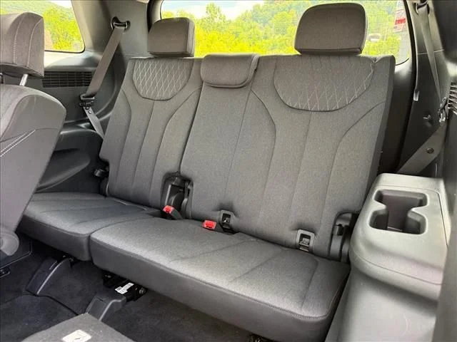 Used 2022 Black Hyundai SEL image 11