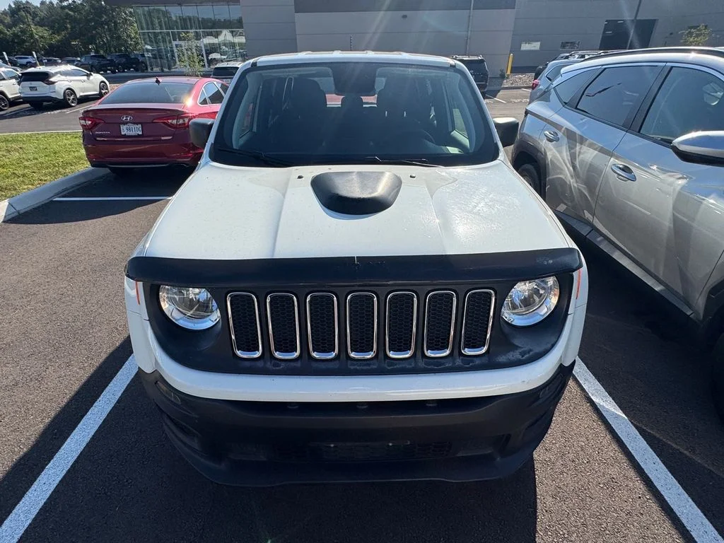 Used 2018 White Jeep Sport image 7