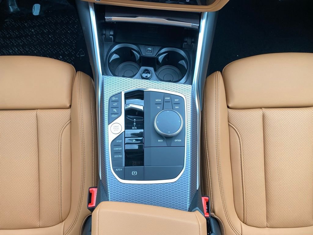 2026 BMW 3 Series 330i - Photo 10