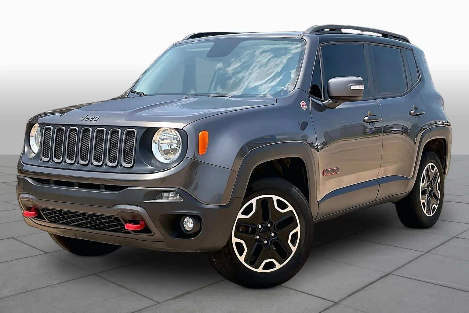 Used 2016 Granite Crystal Metallic Clearcoat Jeep Trailhawk image 3