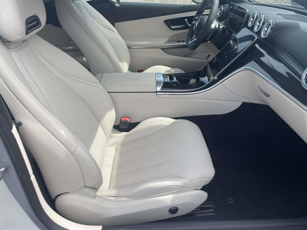 New 2027 MANUFAKTUR Alpine Grey Metallic Mercedes-Benz AMG® CLE 53 image 17