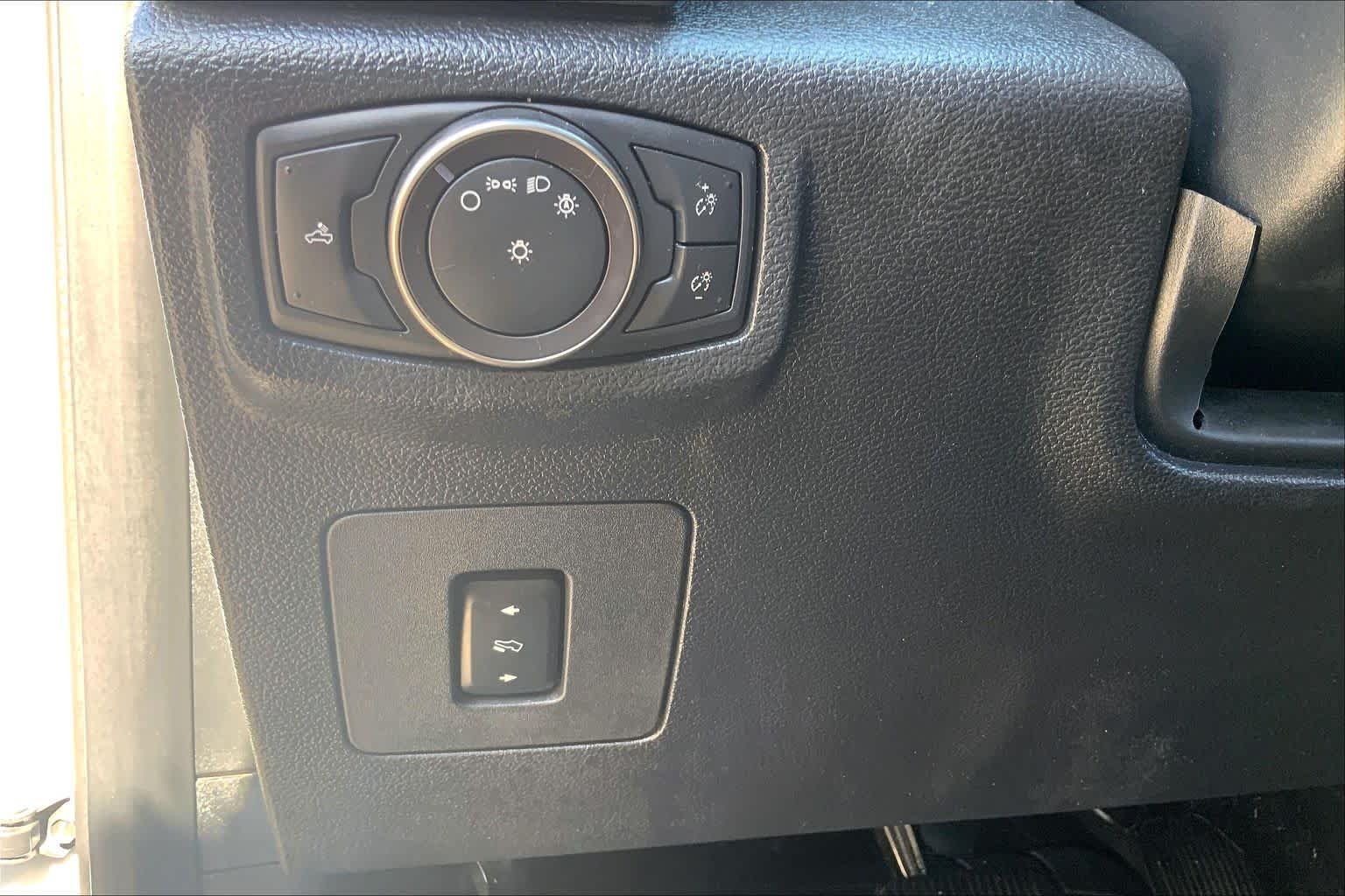 Used 2018 Oxford White Ford Raptor image 32