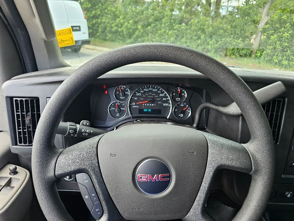 2025 GMC Savana Cargo Work Van - Photo 30