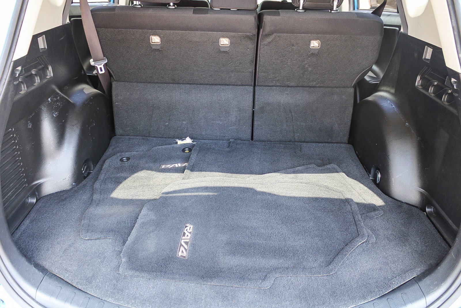 Used 2018 Electric Storm Blue Toyota XLE image 25