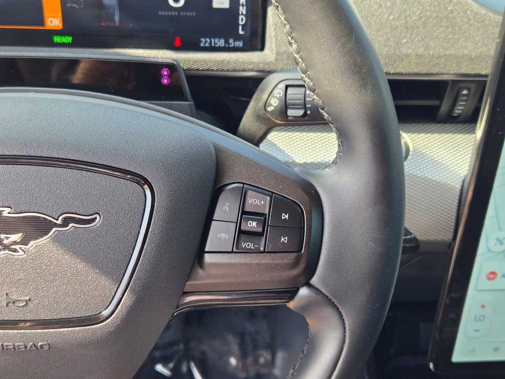 Certified Used 2023 Star White Ford Select image 30