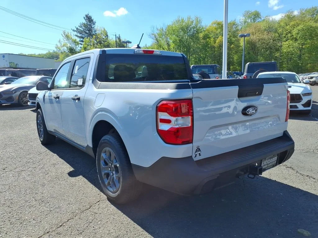 New 2026 Space White Metallic Ford XLT image 4