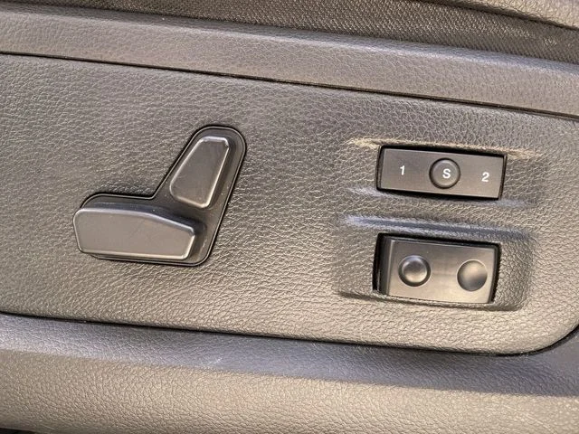 Used 2016 White Ram Laramie image 12