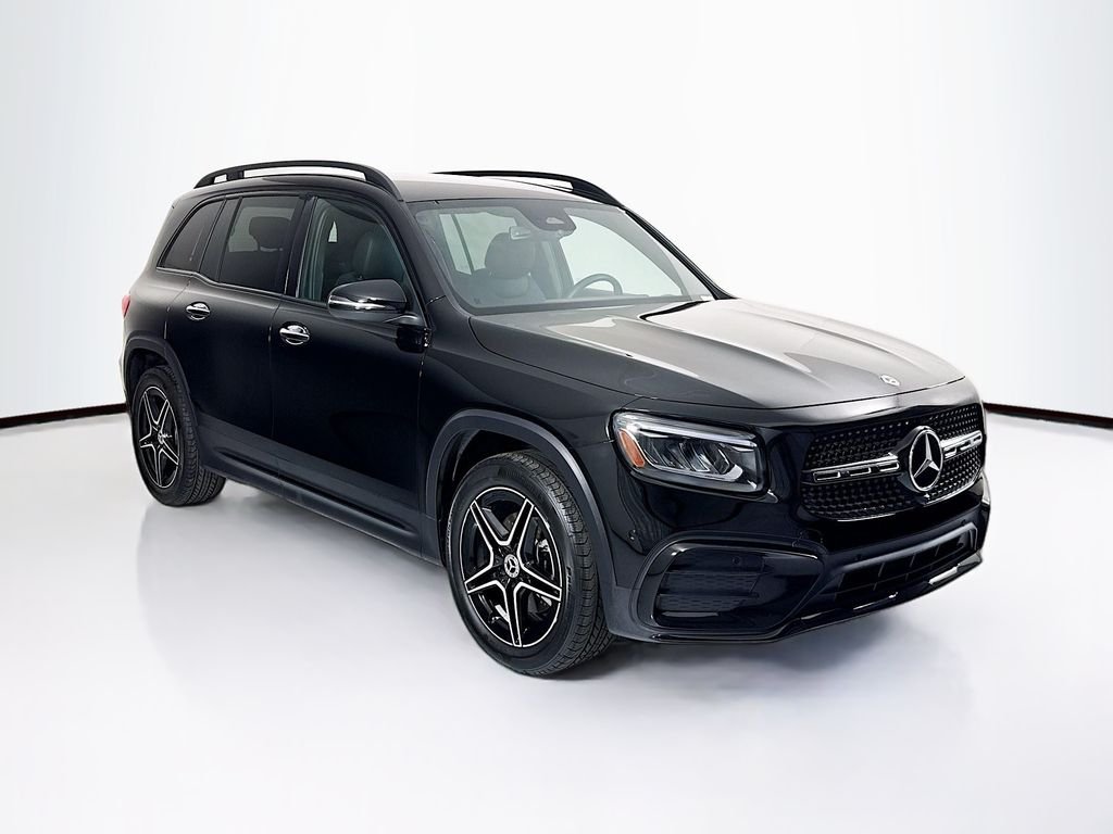 Used 2025 Night Black Mercedes-Benz GLB 250 image 3