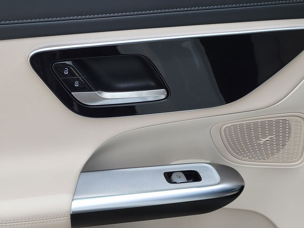 Certified Used 2023 White Mercedes-Benz GLC 300 image 12