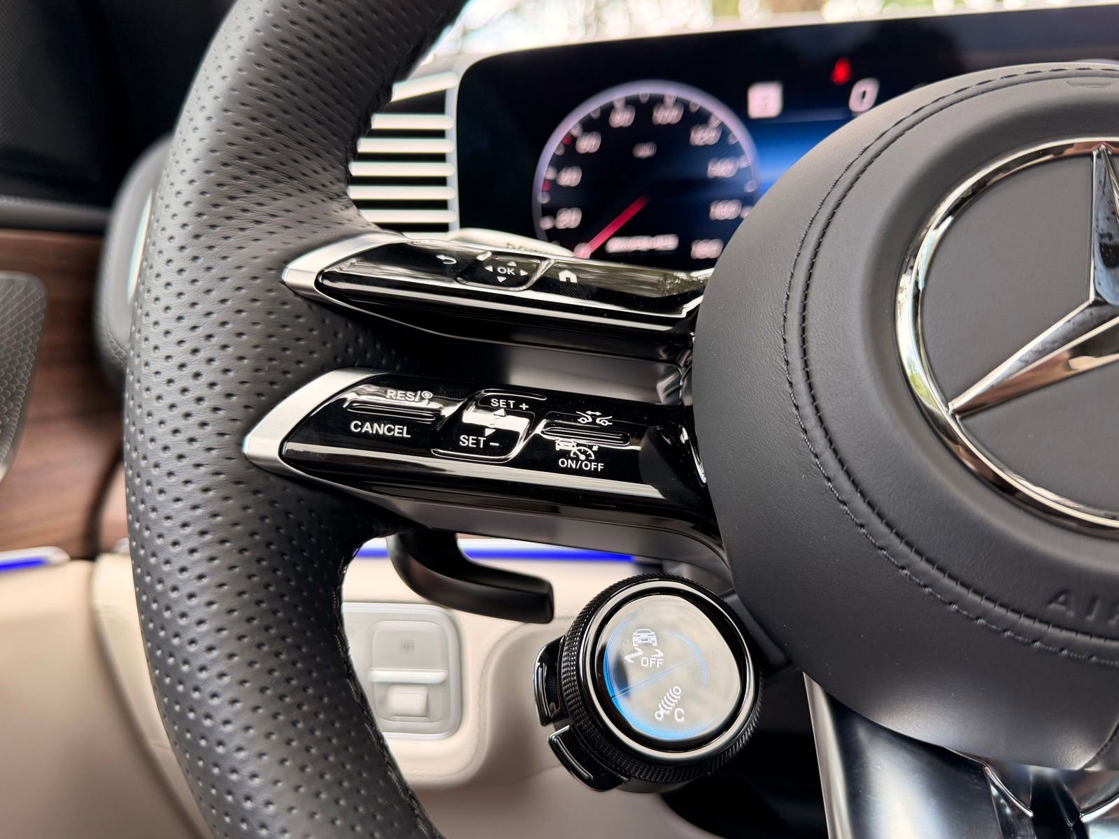 New 2026 MANUFAKTUR Cote D Azur Light Blue Metallic Mercedes-Benz GLE 53 AMG® image 47