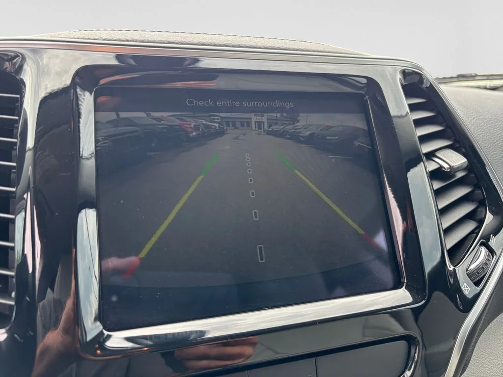 Used 2019 Gray Jeep Limited image 22