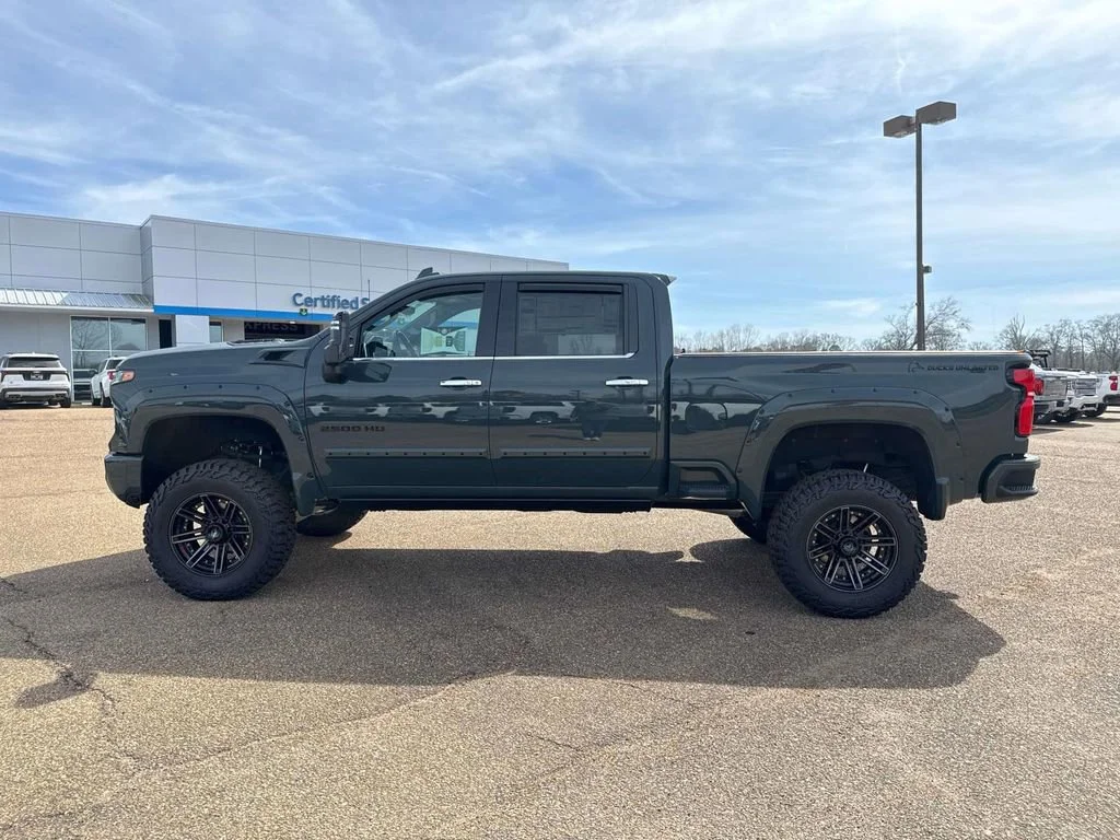 2025 Chevrolet Silverado 2500 HD LTZ - Photo 8