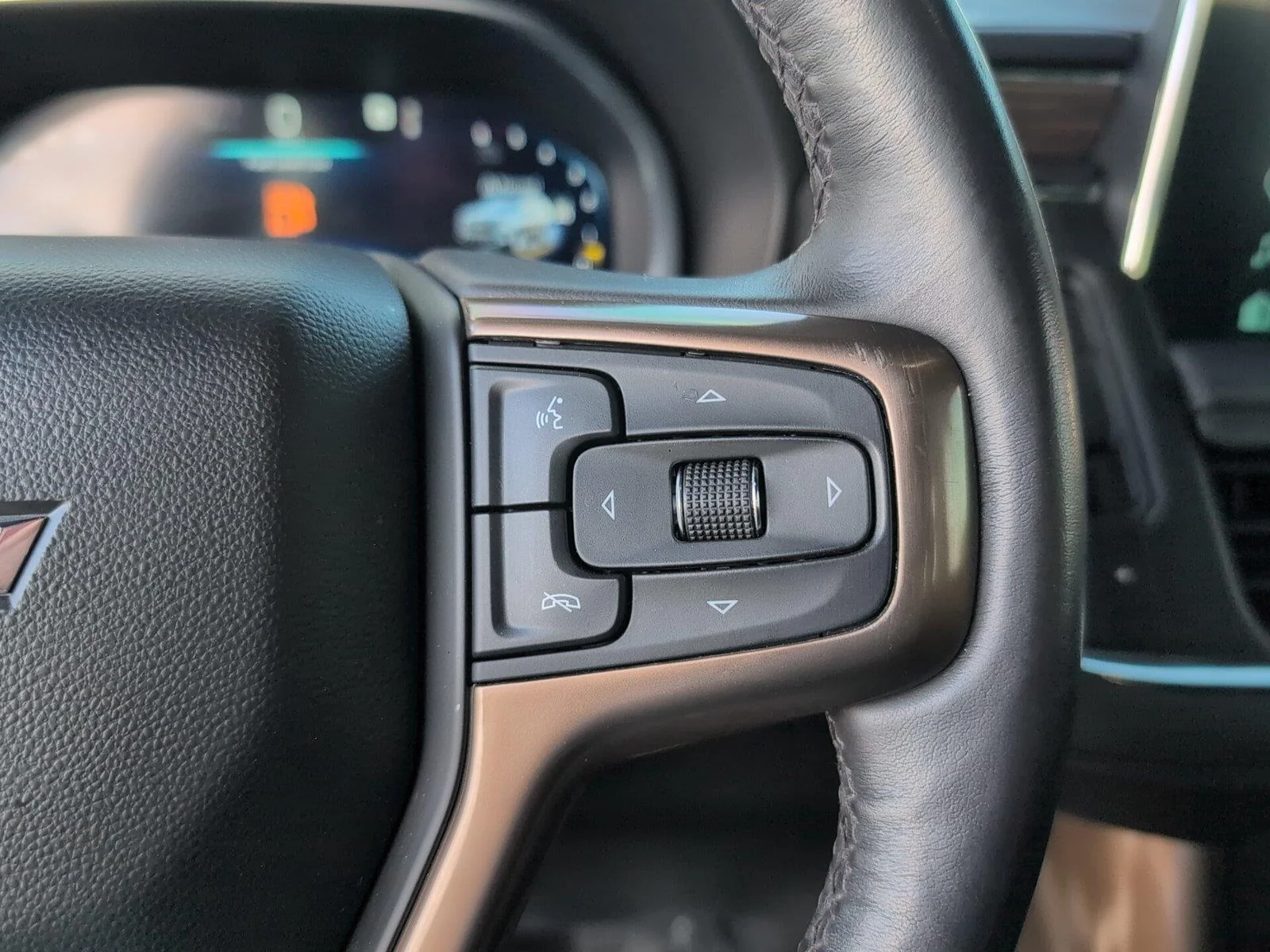 Used 2023 Black Chevrolet High Country image 26