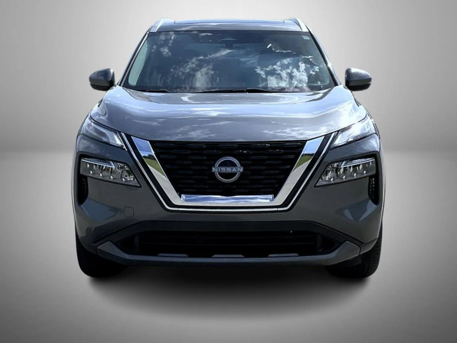 Used 2023 Gray Nissan SL image 2
