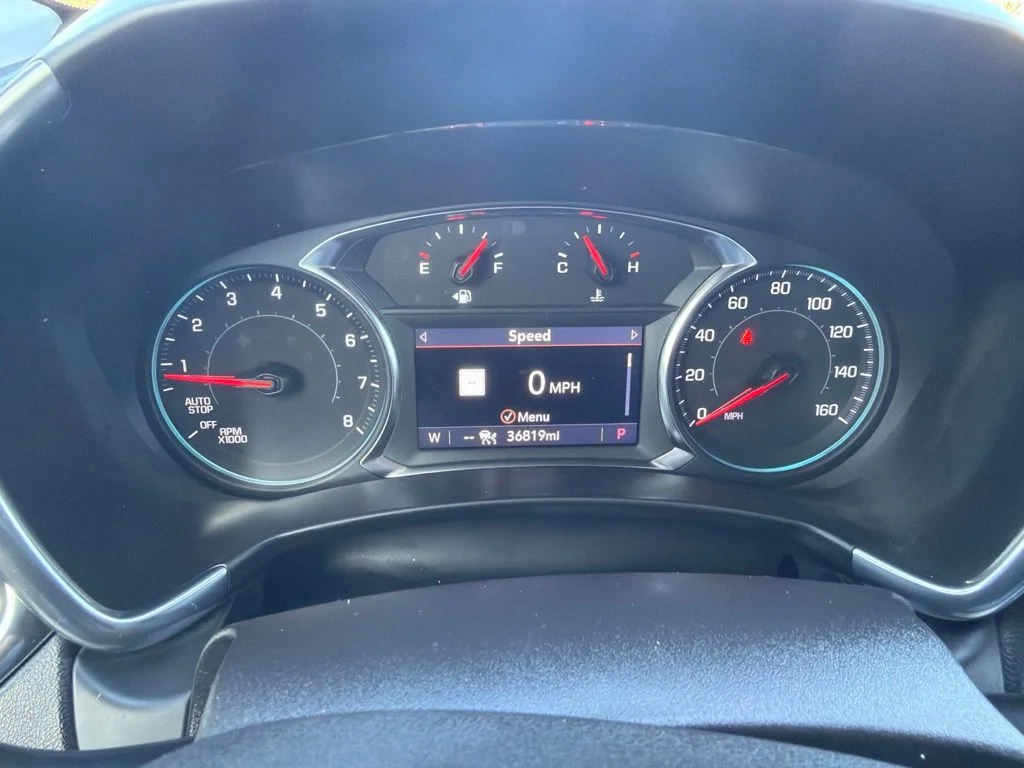 Used 2024 Summit White Chevrolet LT image 18