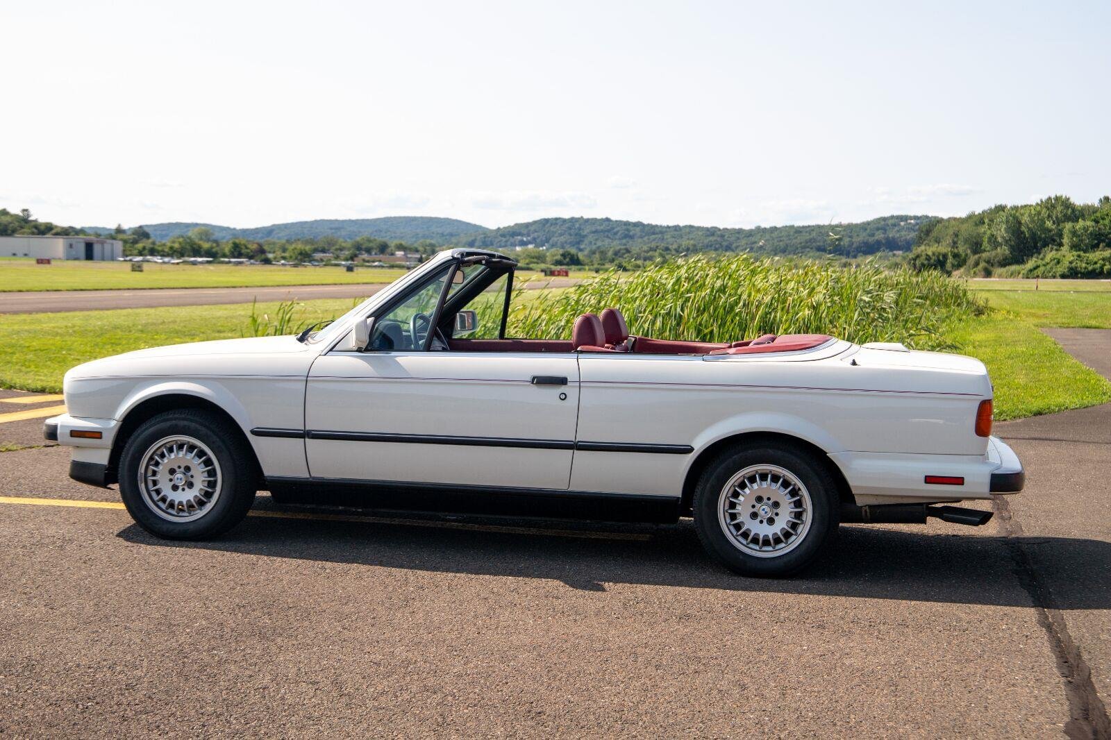 Used 1990 WHITE BMW 325iC image 4