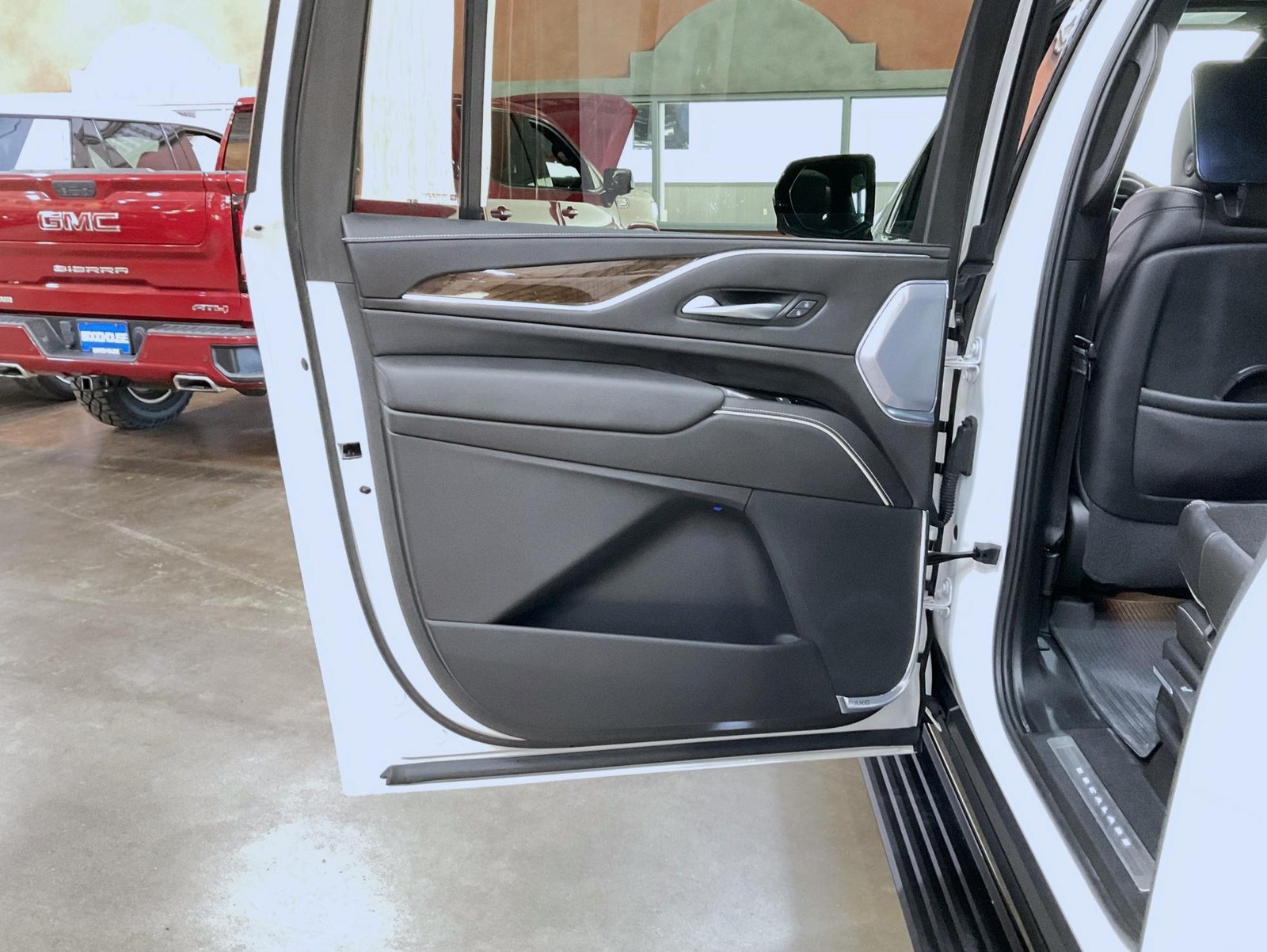 2024 Cadillac Escalade ESV Sport Platinum - Photo 22