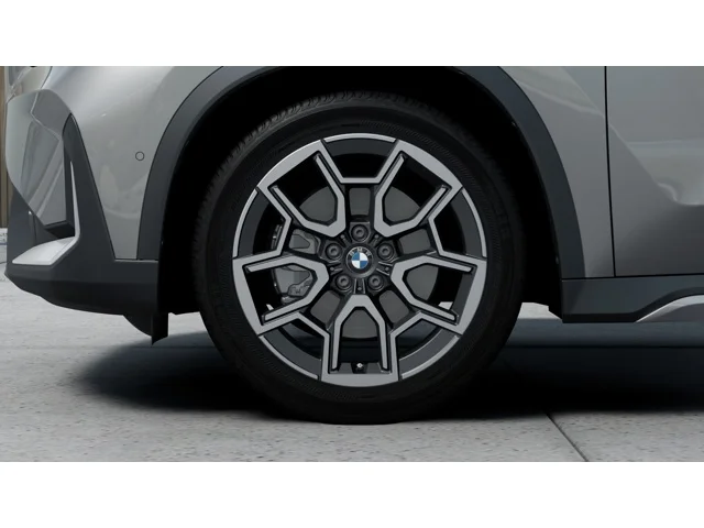 New 2026 Space Silver Metallic BMW xDrive28i image 7