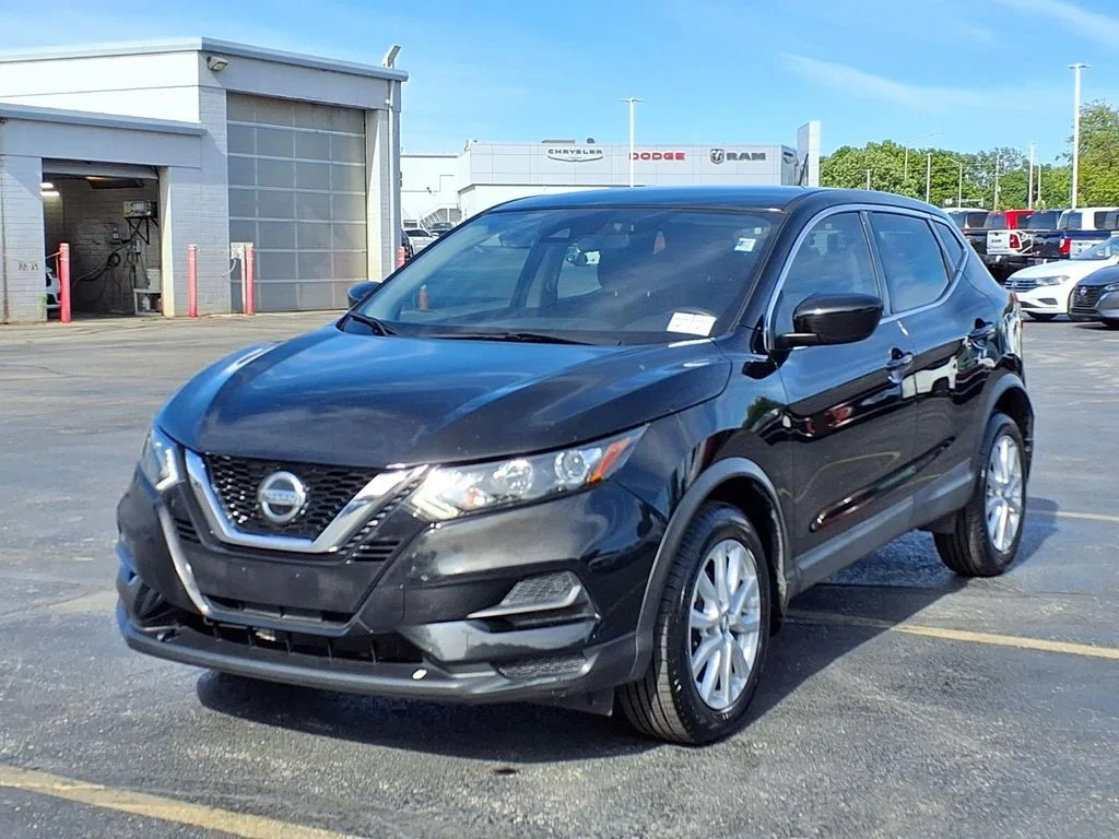 Used 2020 Nissan Rogue Sport S with VIN JN1BJ1CV2LW261038 for sale in Kansas City