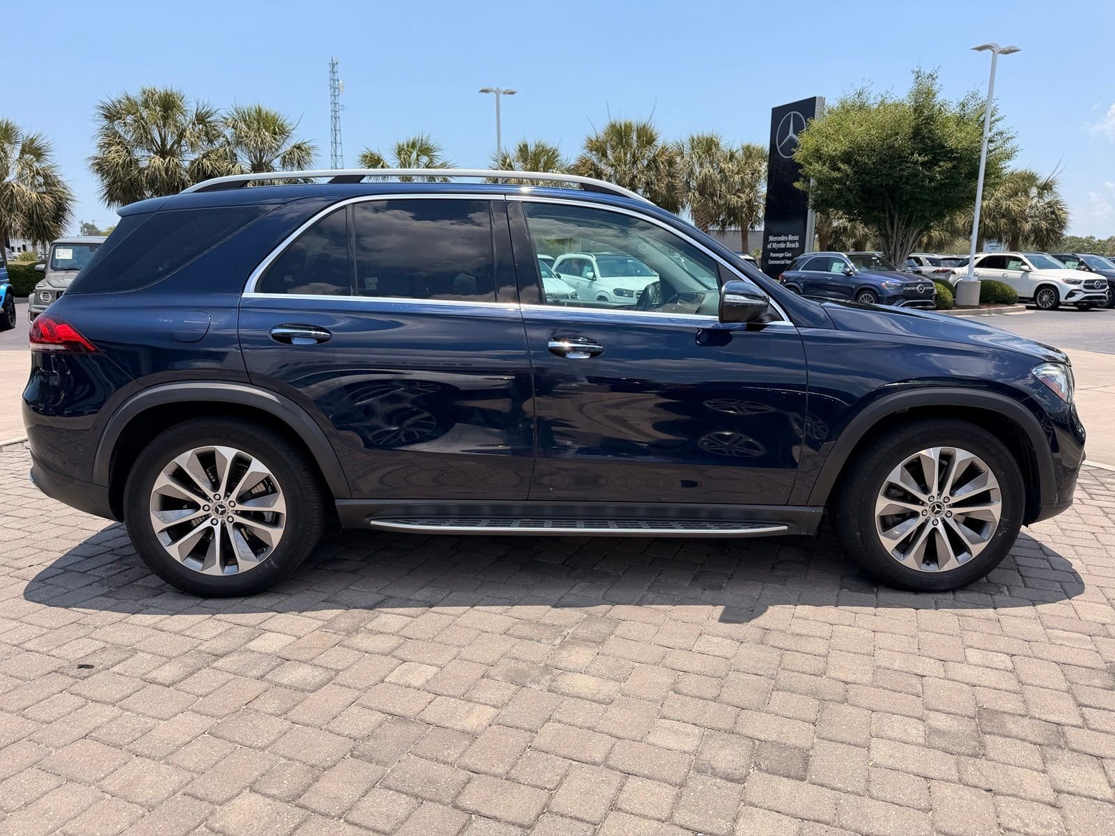 Used 2020 Lunar Blue Metallic Mercedes-Benz GLE 450 image 8