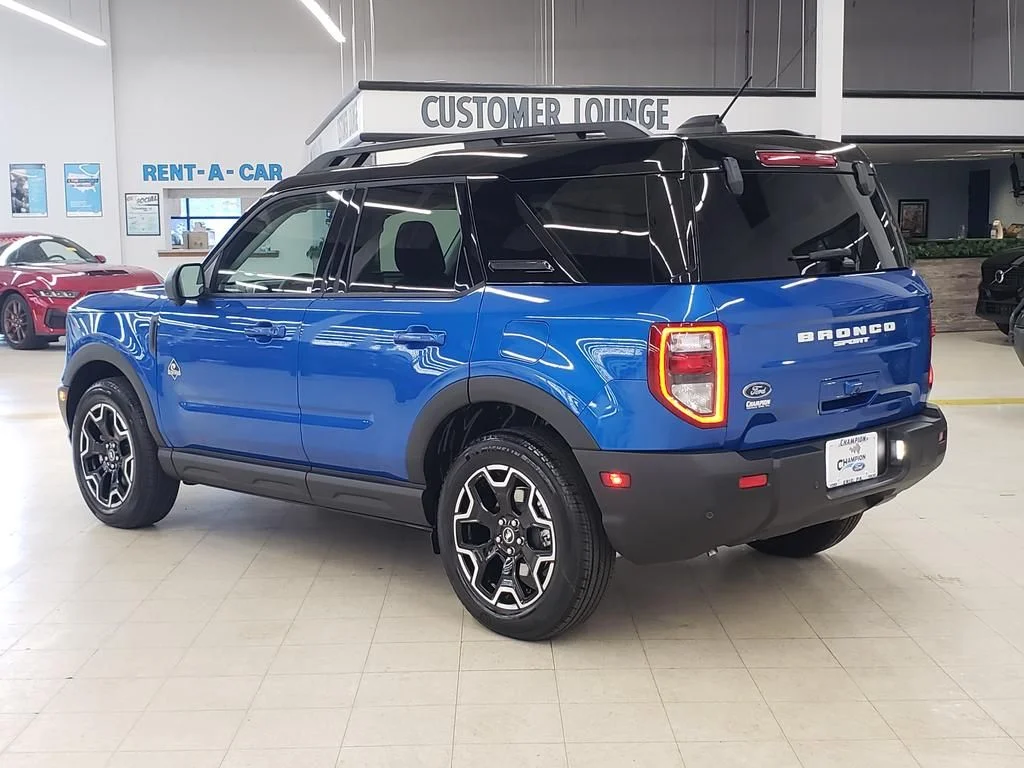 New 2025 Velocity Blue Metallic Ford Outer Banks® image 6