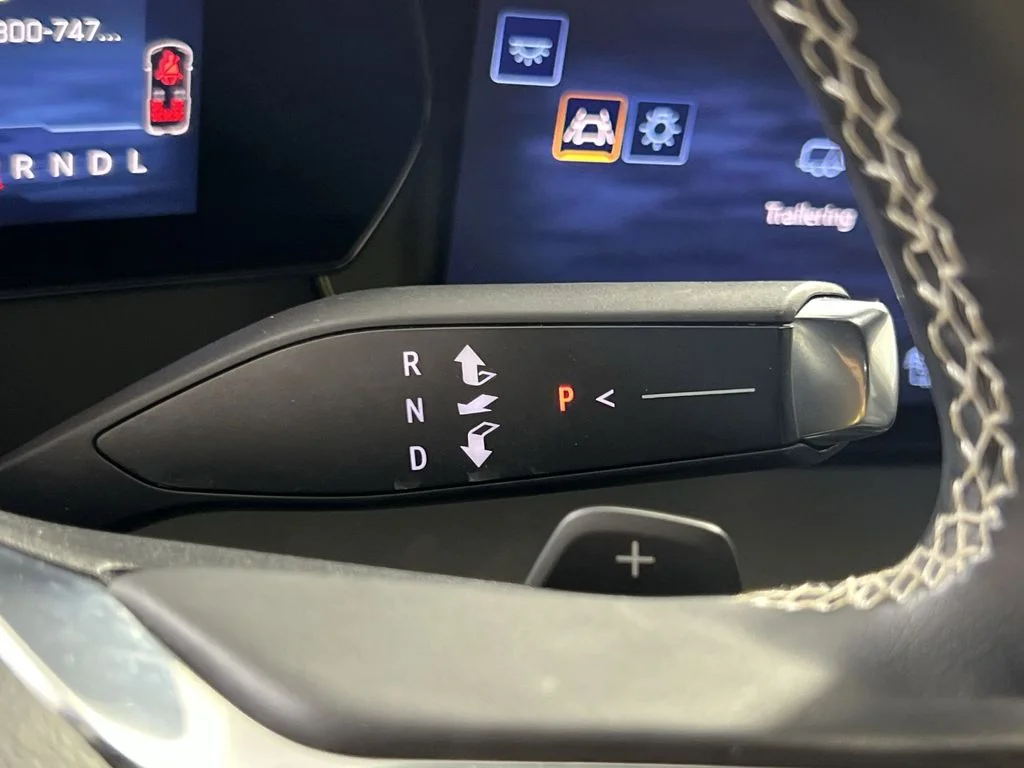 Used 2025 White Chevrolet LT image 21