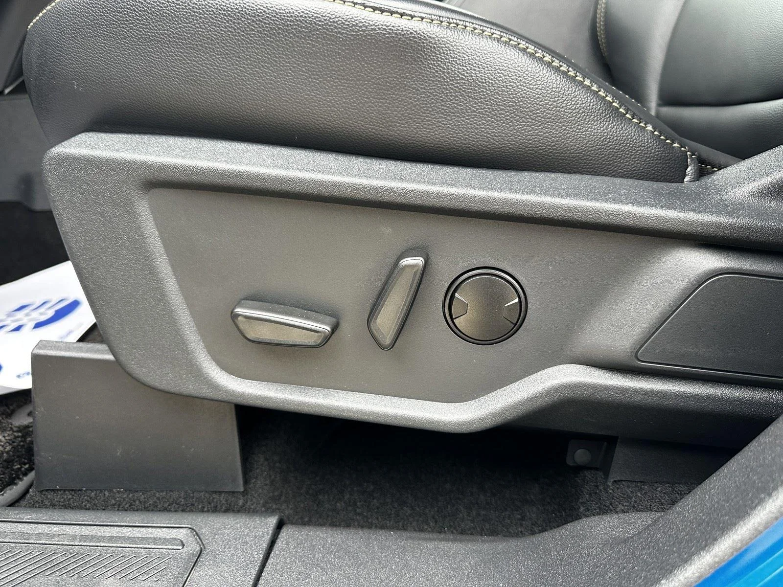 New 2025 Velocity Blue Metallic Ford Badlands® image 20