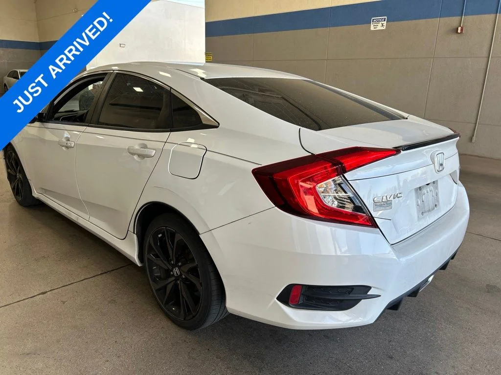 Used 2019  Honda Sport image 4