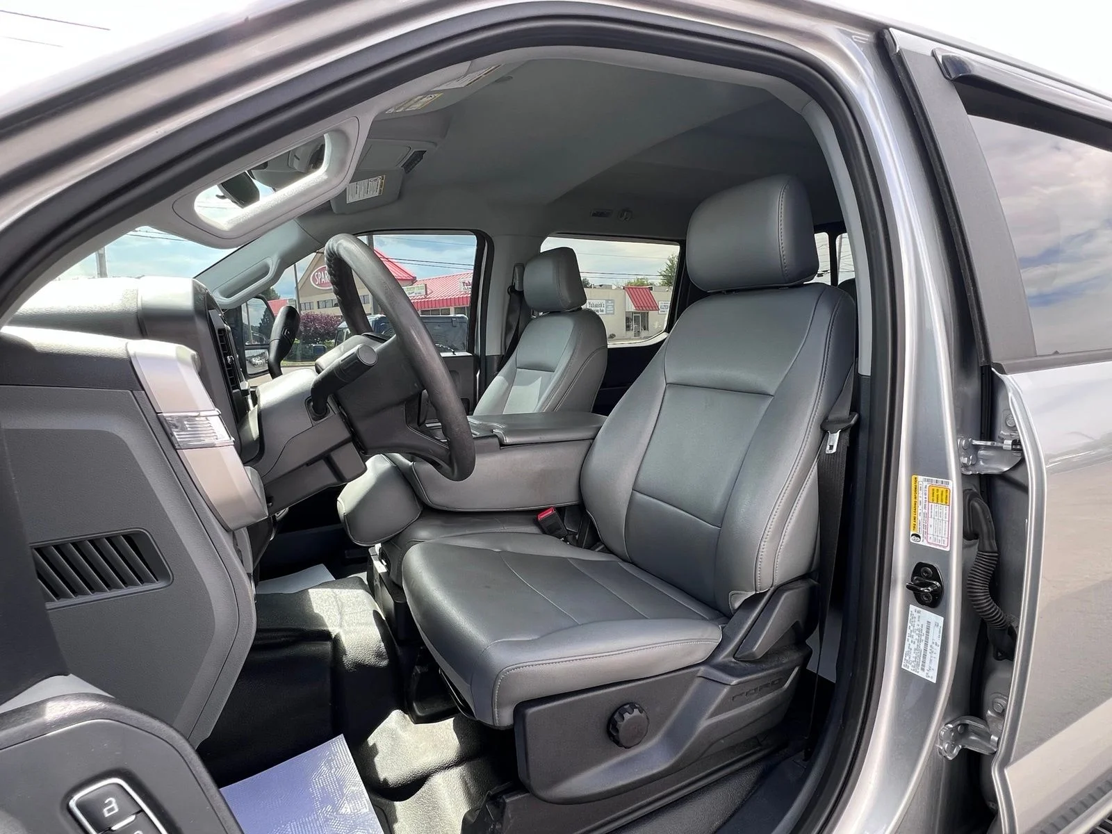 Used 2023 Silver Ford XL image 24