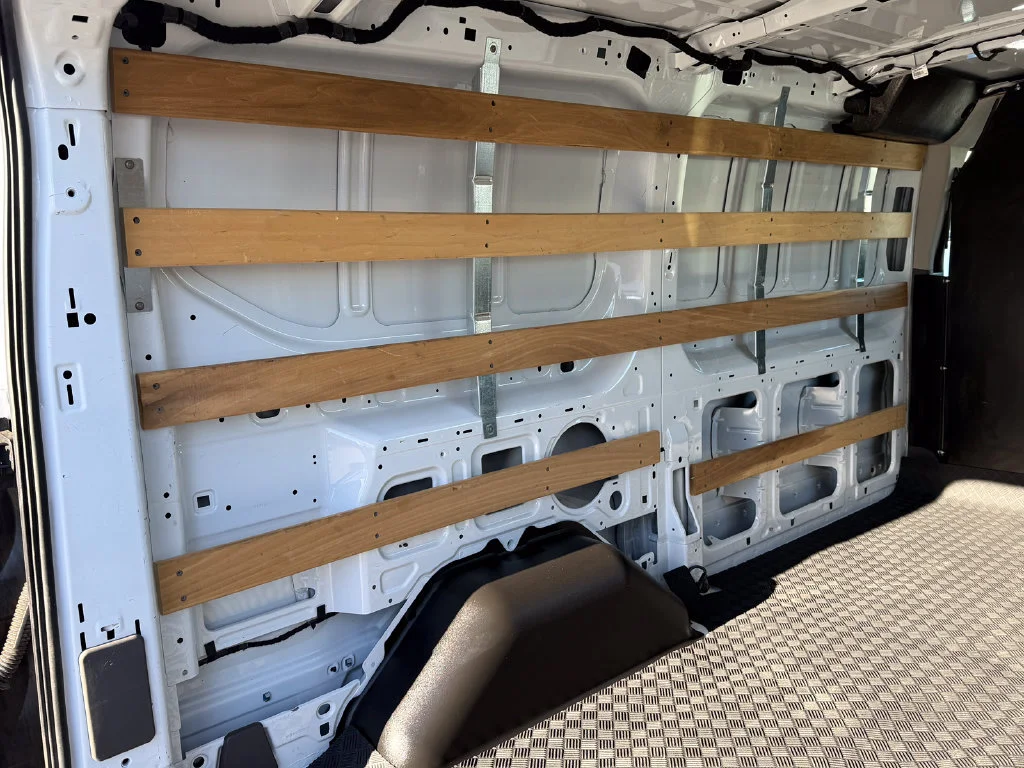Used 2025  Ford T250 image 12