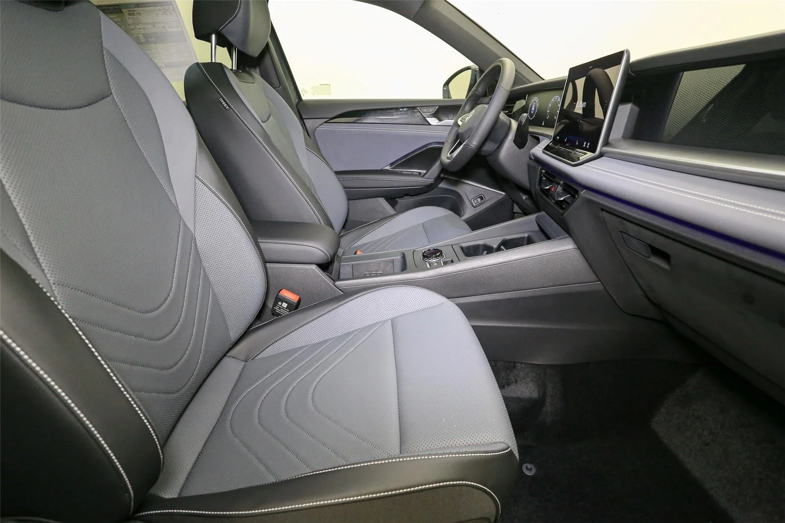 New 2026 Opal White w Deep Black Roof Volkswagen SE R-Line Black image 14