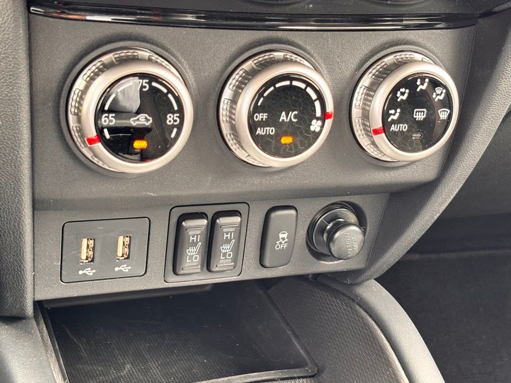 Used 2026 Silver Mitsubishi  image 19