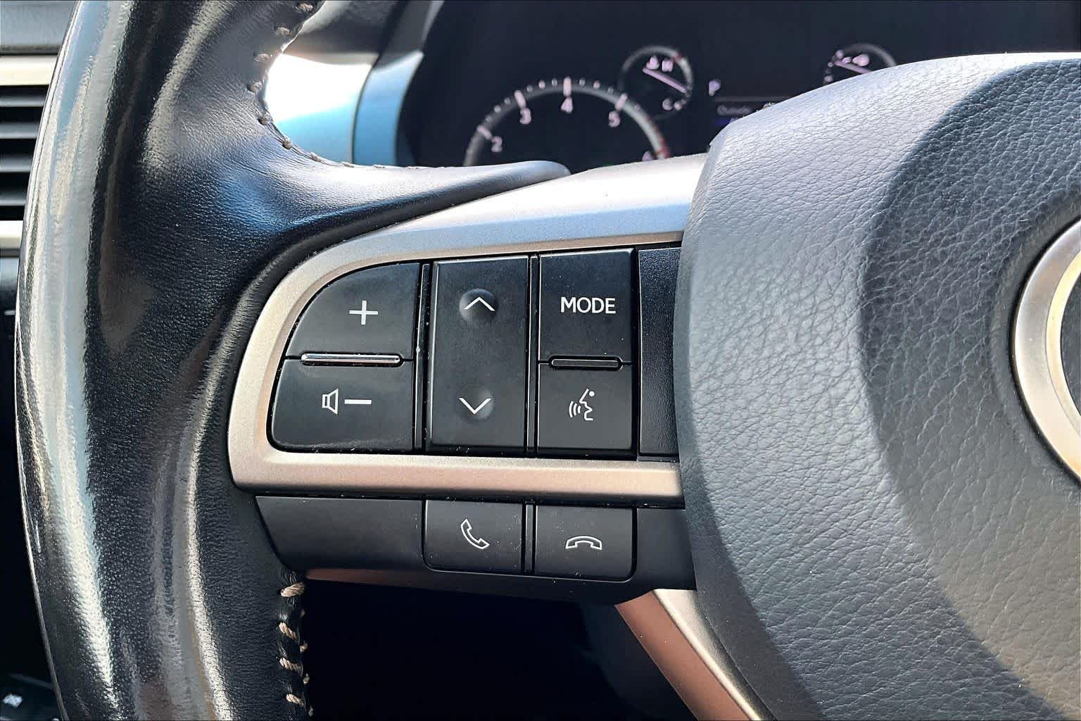 Used 2020 Starfire Pearl Lexus Premium image 24