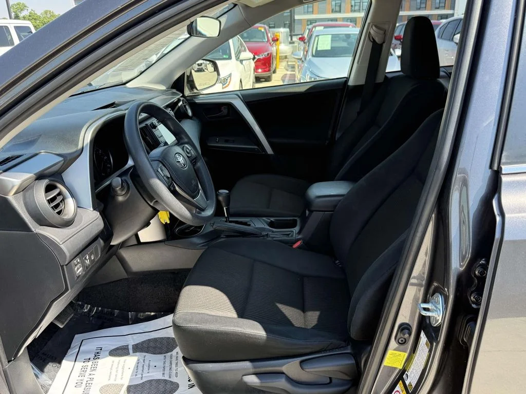 Used 2018 Magnetic Gray Metallic Toyota LE image 13