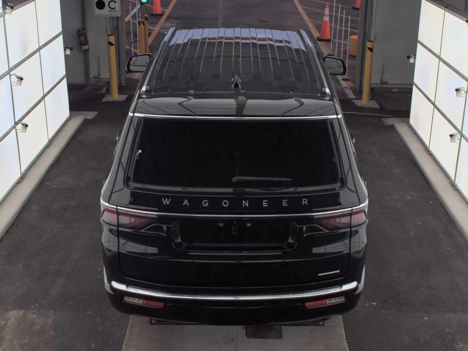 Used 2024 Diamond Black Crystal Pearlcoat Jeep Series II image 5