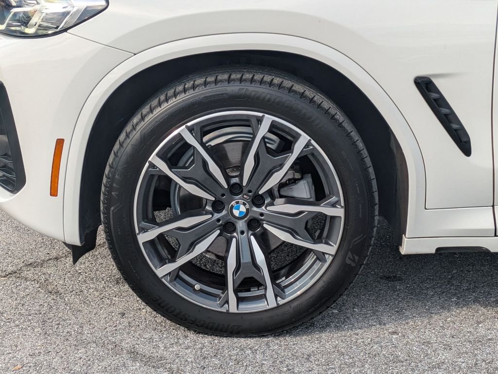 Used 2024 White BMW xDrive30i image 9