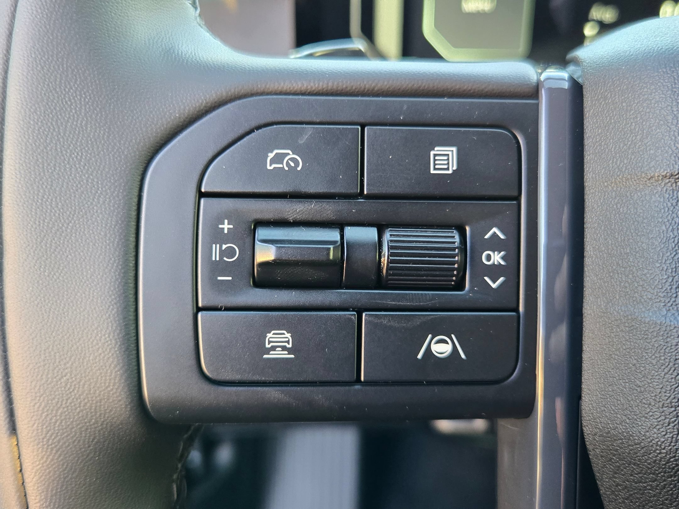 New 2027 Black Jade Green Kia X-Line SX image 27
