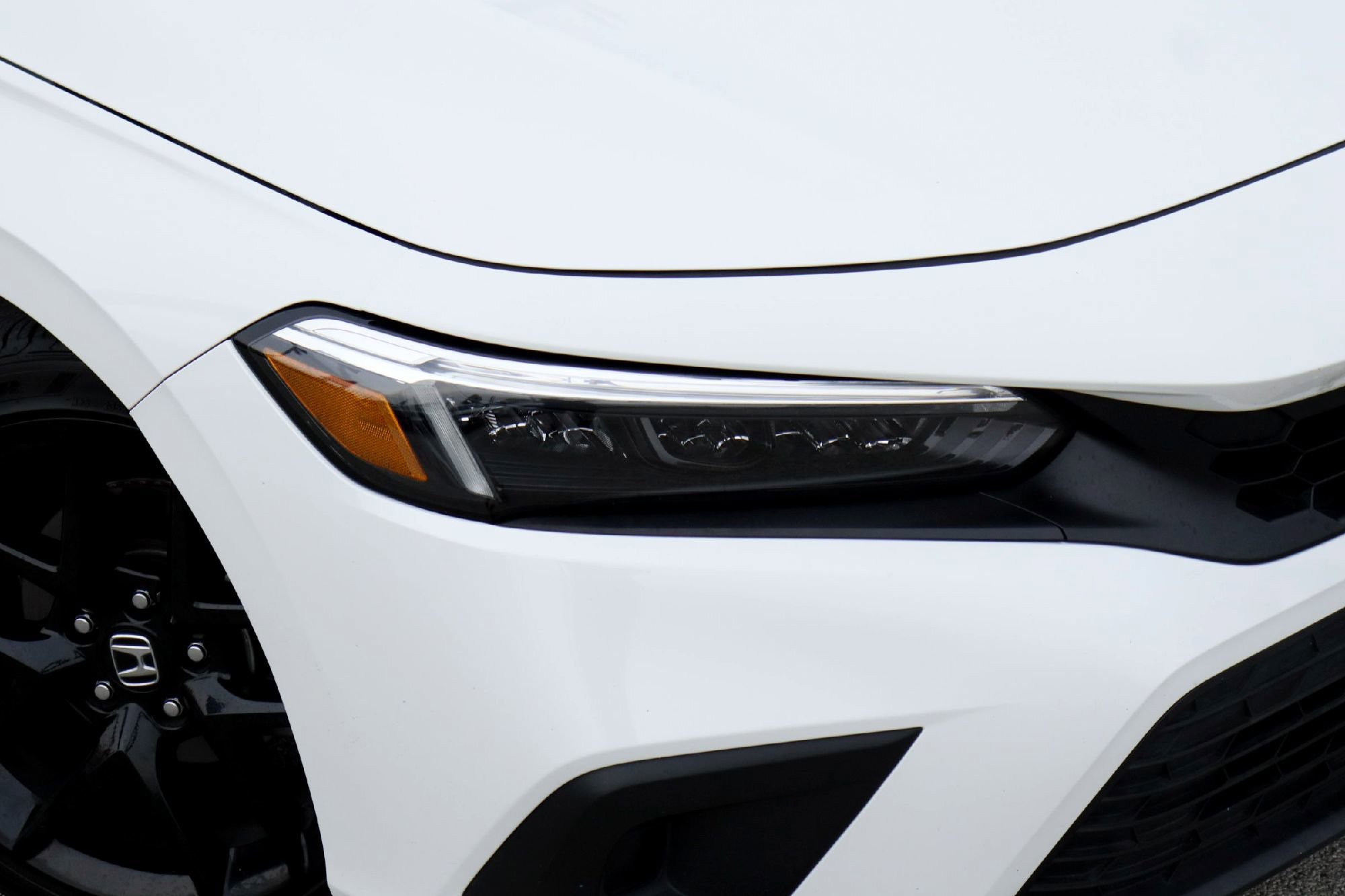 Used 2024 Platinum White Pearl Honda Sport image 2