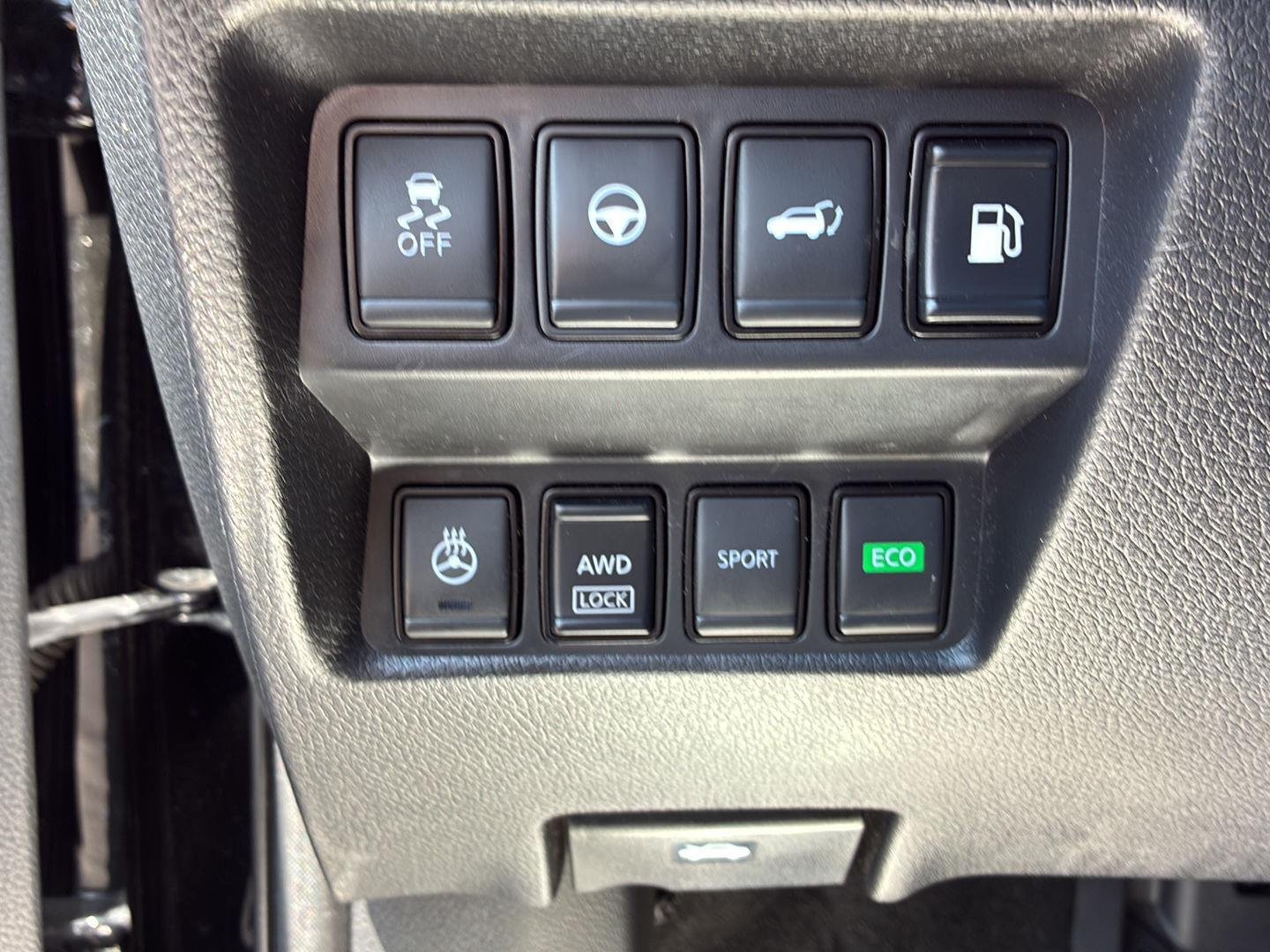 Used 2020 Magnetic Black Pearl Nissan SL image 26