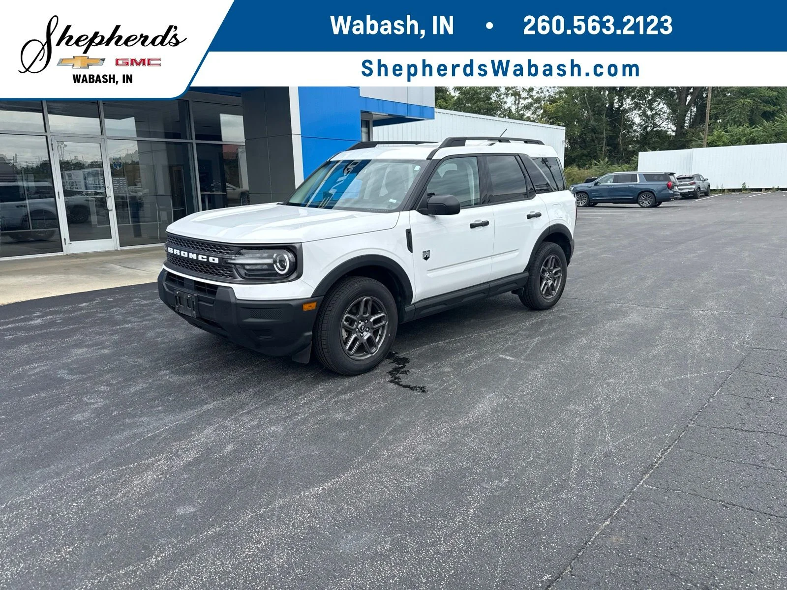 Used 2025 White Ford Big Bend image 1