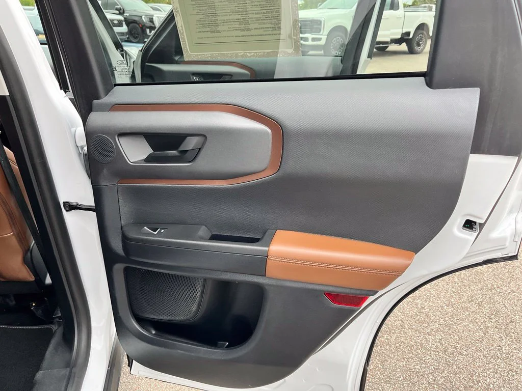 Used 2022 White Ford Badlands image 11