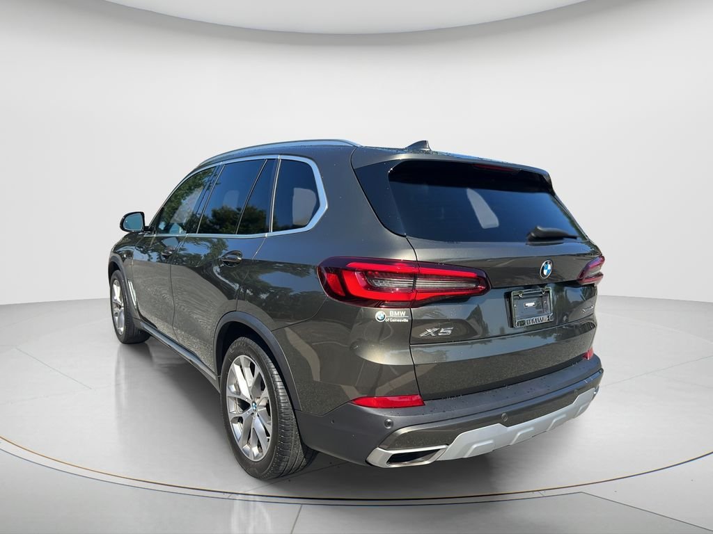 Used 2022 Green BMW sDrive40i image 7