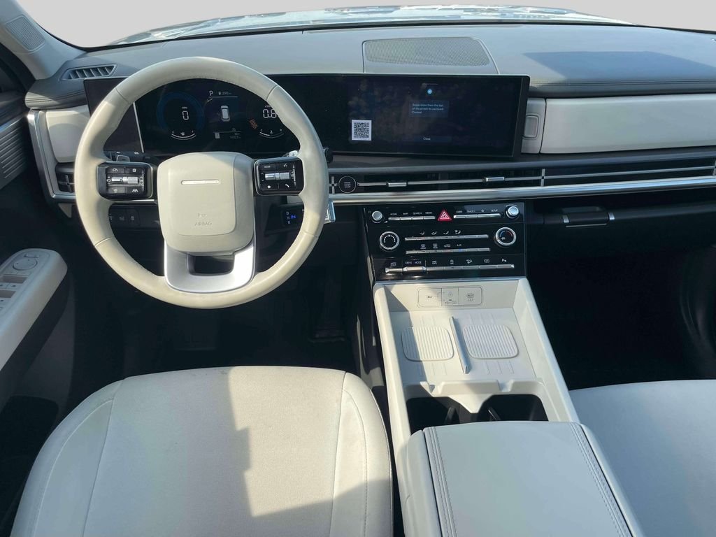 Certified Used 2025 Silver Hyundai SE image 13