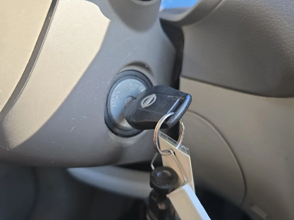 Used 2014 Gray Nissan SV image 18