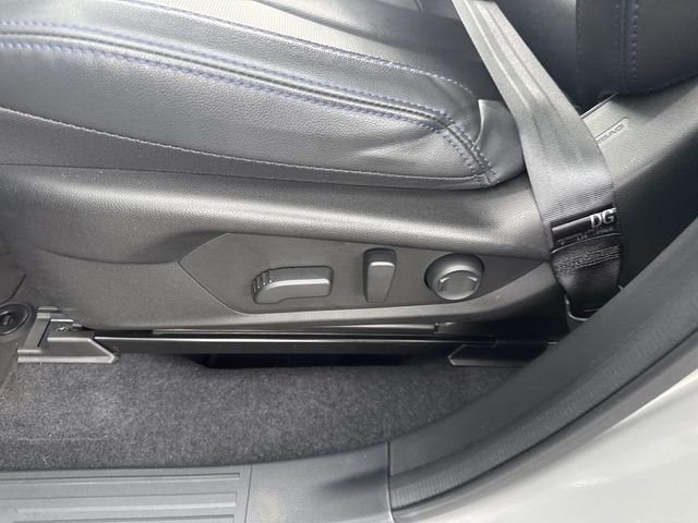 Used 2025 Riverrock Green Subaru Limited image 24