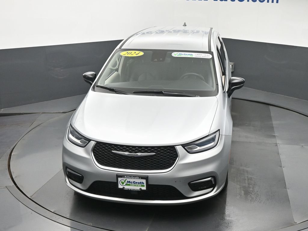 Used 2024 Silver Chrysler Touring L image 28